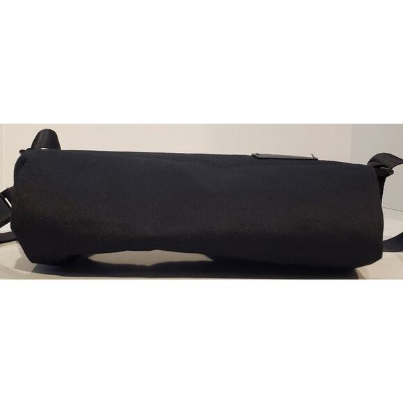 BELLROY Sling Bag Crossbody Travel Dark Black in EUC - Picture 6 of 12